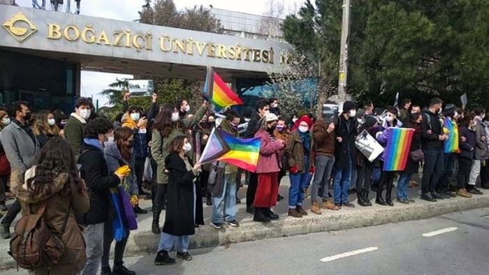 Boğaziçi Üniversitesi önünde gösteri yapan öğrenciler serbest  bırakıldı