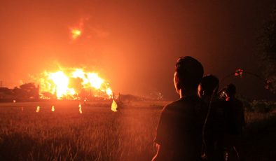 Endonezya’da yangın dehşeti: 20 yaralı