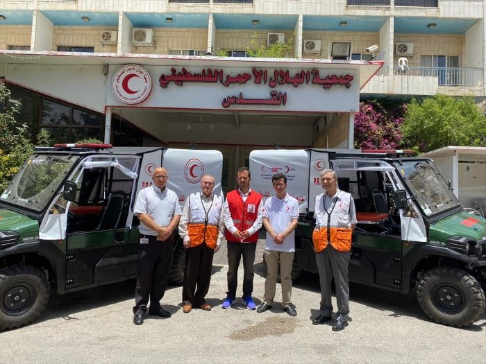 Türk Kızılaydan Filistin Kızılayına ambulans bağışı