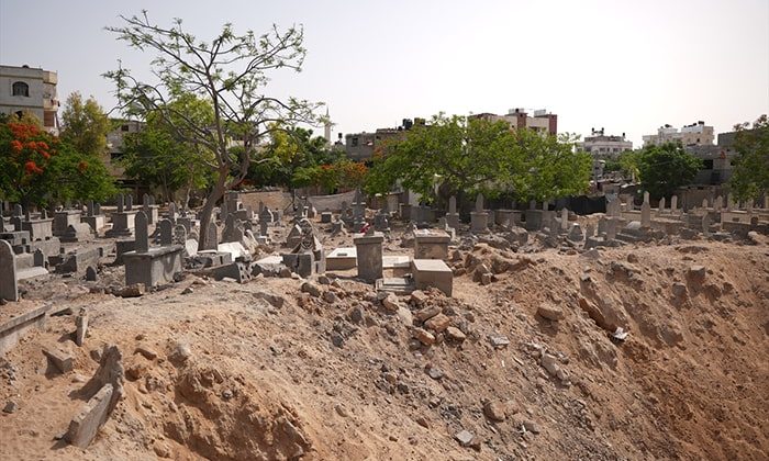 İsrail mezarlıkları bile bombalamış