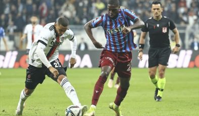 Trabzonspor, Beşiktaş derbisini 2-1 kazandı