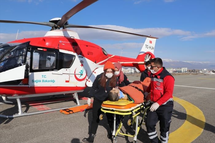 Erzurum’da düşen öğrenci ambulans helikopterle hastaneye ulaştırıldı