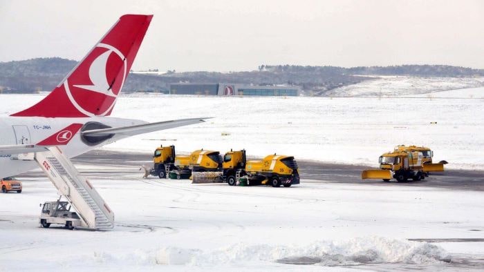İstanbul Havalimanı’ndaki uçuşlar 18.00’e kadar durduruldu