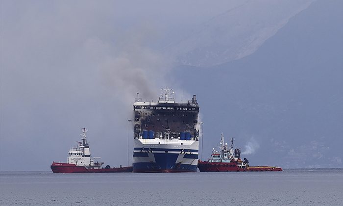 Yunanistan’da yanan feribottaki  kayıp 12 kişiden birine ulaşıldı