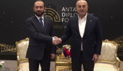Çavuşoğlu, Ermeni mevkidaşı Mirzoyan ile görüştü