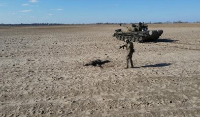 Para için tankını Ukrayna ordusuna teslim etti