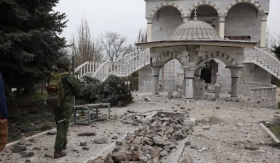 Mariupol’deki Türk camisi çatışmalarda hasar gördü