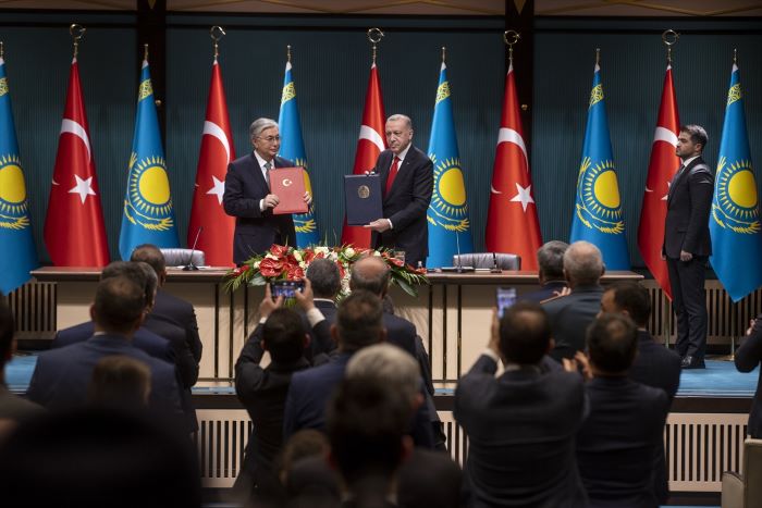 Kazakistan ile 15 anlaşma imzalandı