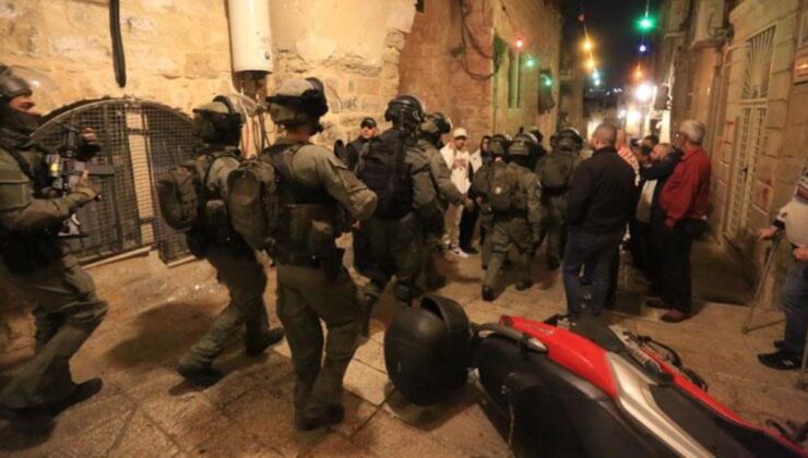 Mescid-i Aksa’ya baskınlar, İsrail’deki Arapları sokağa döktü! Polisin müdahalesi sert oldu