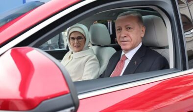 Togg’un ilk sahibi Emine Erdoğan aracı test etti: Yağ gibi akıyor